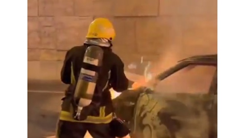 دفاع مدني الباحة ينقذ 5 أشخاص إثر حريق في مبنى